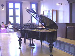 百年ピアノについて